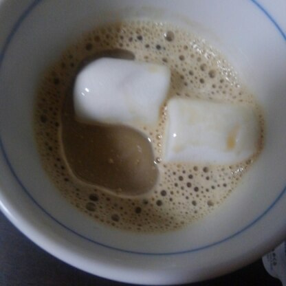 ぷっかりうかぶココナッツオイル♡ふんわりとろけるマシュマロ♡ミルクをいれておいしいコーヒー♡
ごちそうさまでした(≧▽≦)～